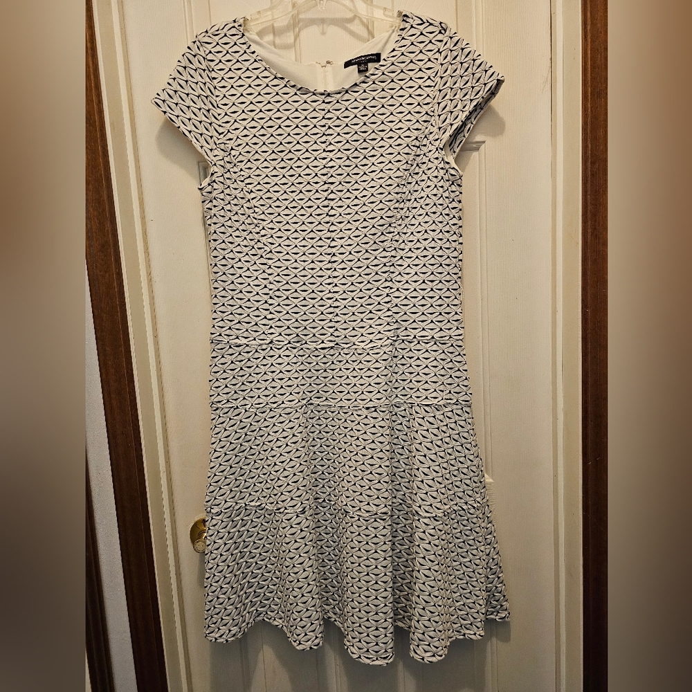 Sharagano Black and White A-Line Midi Dress - 16